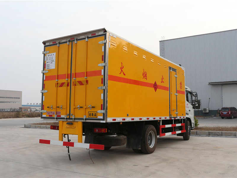 天錦6米2(9.9噸)爆破器材車(chē)