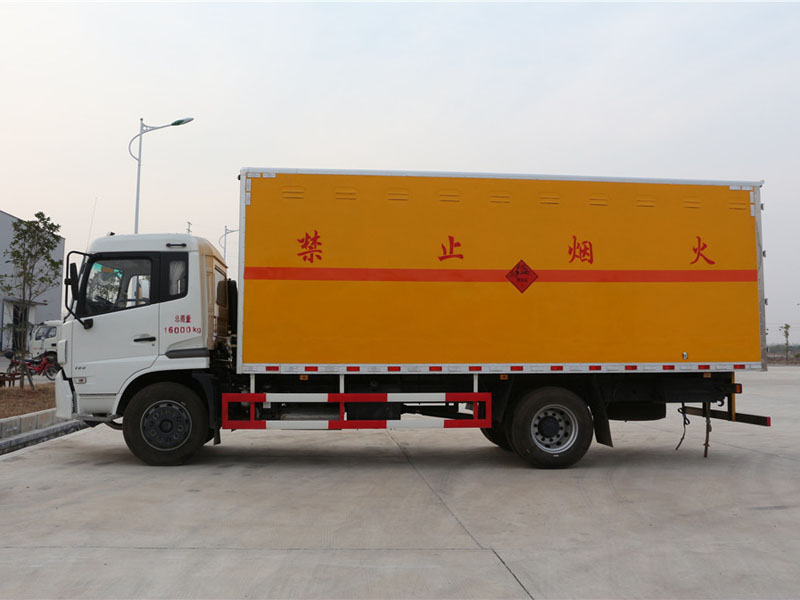 天錦6米2(9.9噸)爆破器材車(chē)