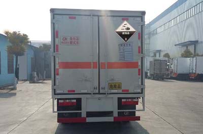 多利卡4.1米(藍(lán)牌)腐蝕品廂式車