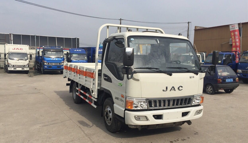 江淮駿鈴4.1米(額載3.8噸)氣瓶車