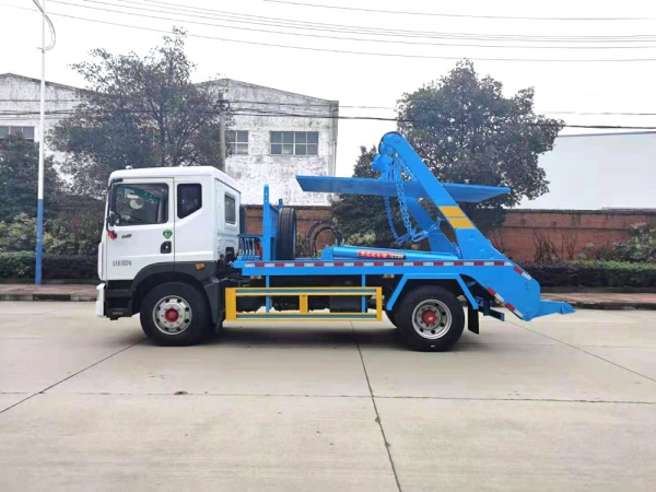 國(guó)六多利卡D9擺臂式垃圾車(chē)