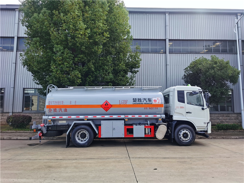 國(guó)六東風(fēng)天錦汽油介質(zhì)油罐車