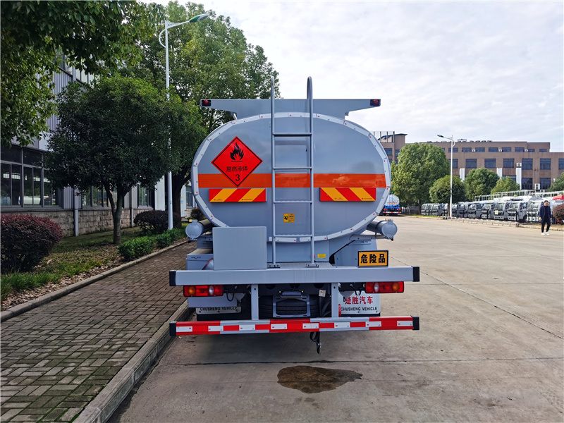 國(guó)六東風(fēng)天錦汽油介質(zhì)油罐車