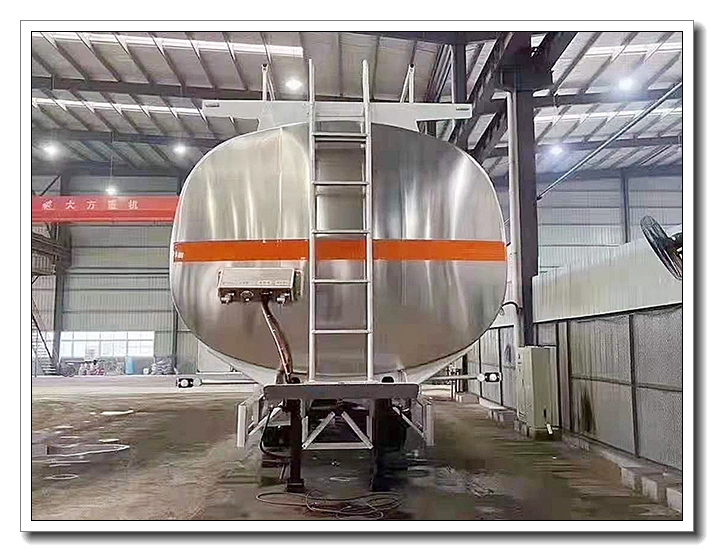 解放半掛鋁合金運(yùn)油車