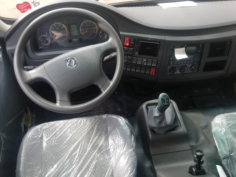 東風多利卡D9油罐車