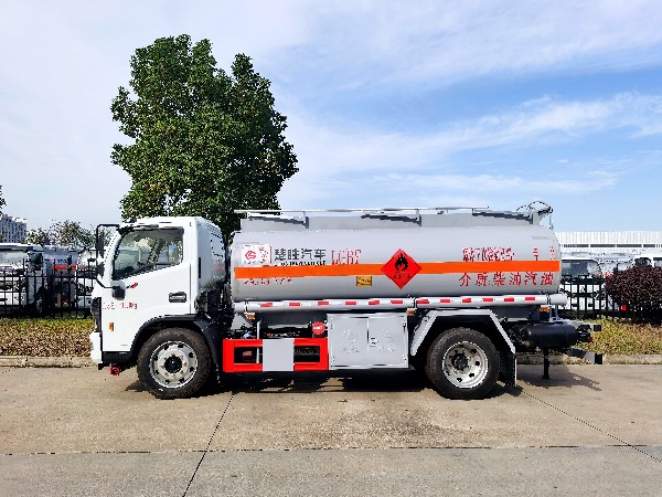 東風(fēng)8噸油罐車(chē)